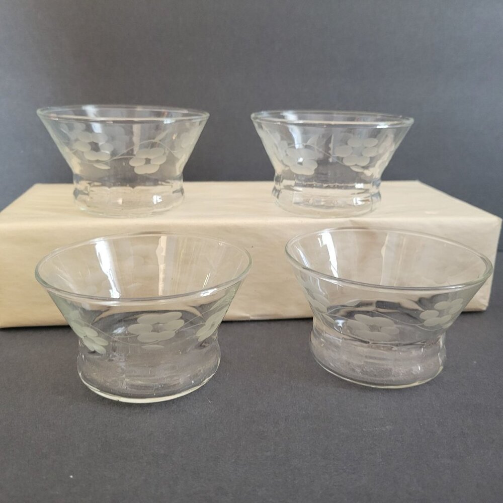 Set Of 4 Vintage Etched Glass Bowls With Floral Design